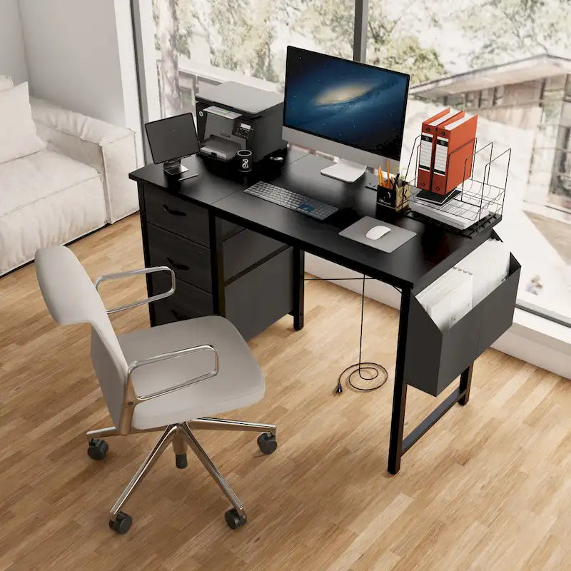 Scrivania da ufficio 120 cm, moderna postazione di lavoro reversibile con ripiano, 3 cassetti, prese di corrente e tasche laterali