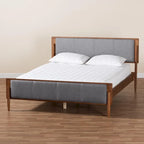 Letto con piattaforma in legno finitura noce e tessuto grigio, stile Mid-Century Modern
