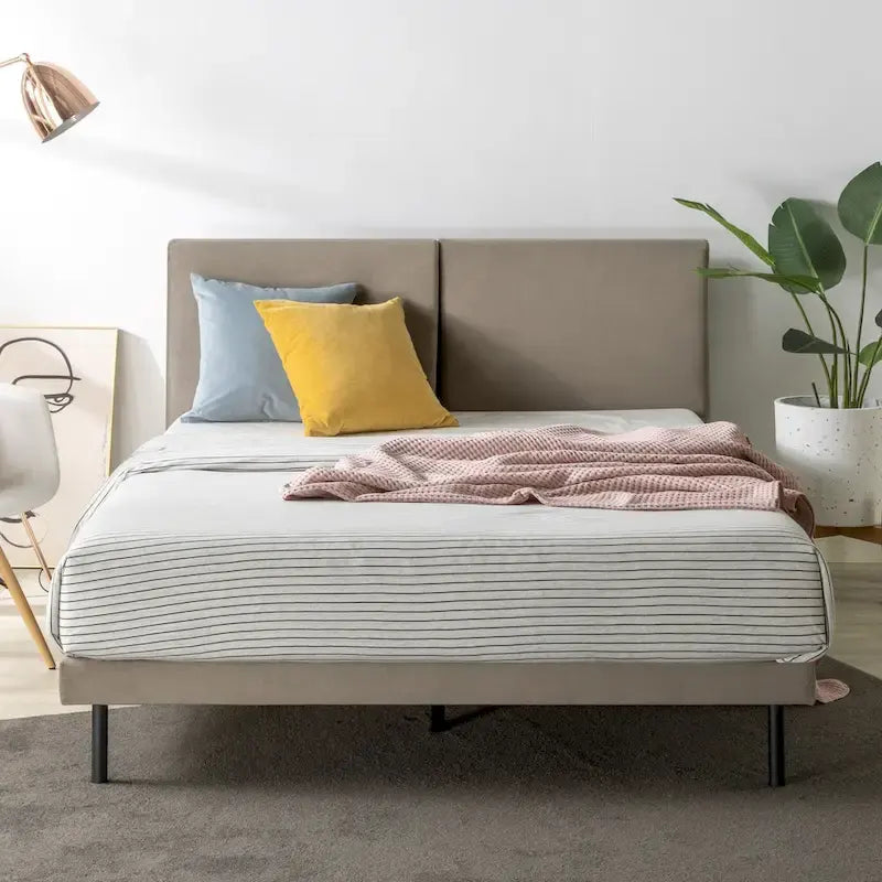 Priage by Latte Velvet - Struttura letto a piattaforma imbottita in velluto con testiera divisa