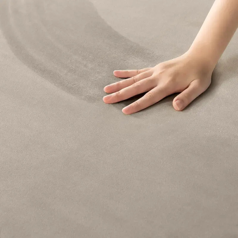 Priage by Latte Velvet - Struttura letto a piattaforma imbottita in velluto con testiera divisa