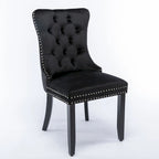 Set da 2 sedie da pranzo contemporanee di lusso con schienale capitonné, struttura in legno massello, rivestimento in velluto e gambe in legno con borchie decorative, colore Oro
