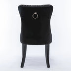 Set da 2 sedie da pranzo contemporanee di lusso con schienale capitonné, struttura in legno massello, rivestimento in velluto e gambe in legno con borchie decorative, colore Oro