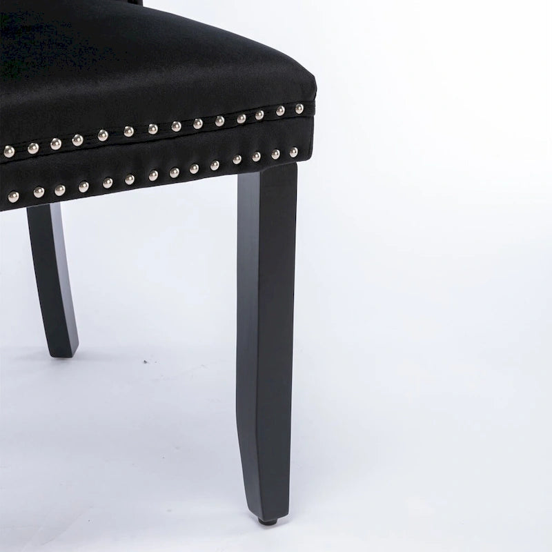 Set da 2 sedie da pranzo contemporanee di lusso con schienale capitonné, struttura in legno massello, rivestimento in velluto e gambe in legno con borchie decorative, colore Oro